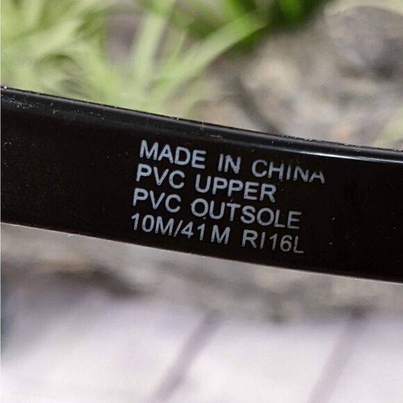 Michael Kors MK Charm Jelly Thong Sandals - Picture 8 of 9